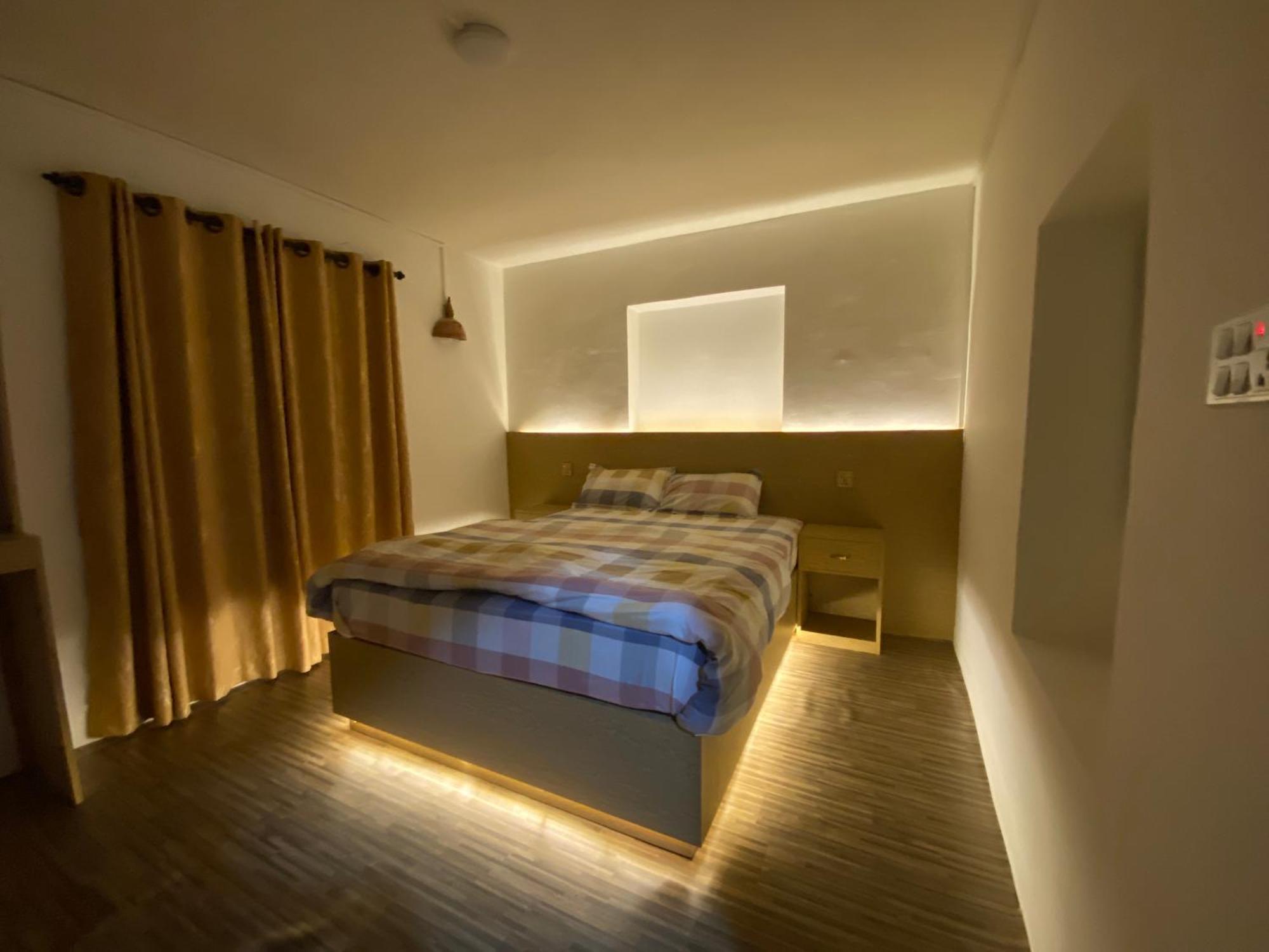 Big Tree Hostel Катманду Екстер'єр фото