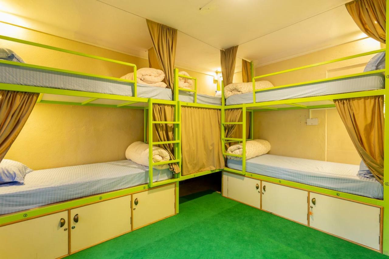 Big Tree Hostel Катманду Екстер'єр фото