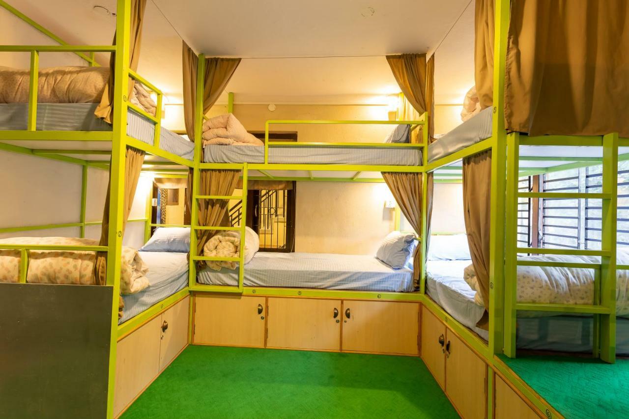 Big Tree Hostel Катманду Екстер'єр фото