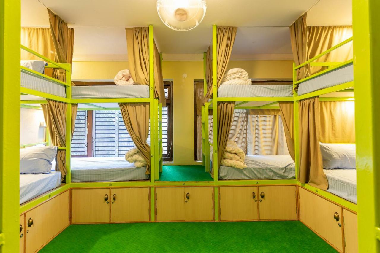 Big Tree Hostel Катманду Екстер'єр фото
