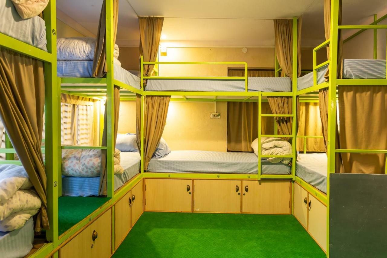 Big Tree Hostel Катманду Екстер'єр фото