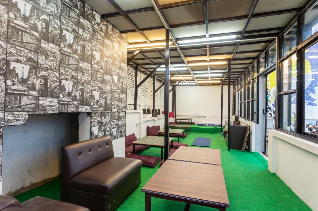 Big Tree Hostel Катманду Екстер'єр фото