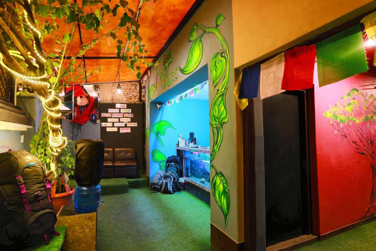 Big Tree Hostel Катманду Екстер'єр фото